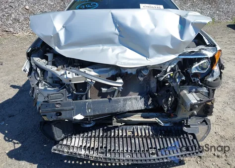 2019 Toyota Corolla Le z USA, uszkodzony, nr VIN 2T1BURHE8KC227060